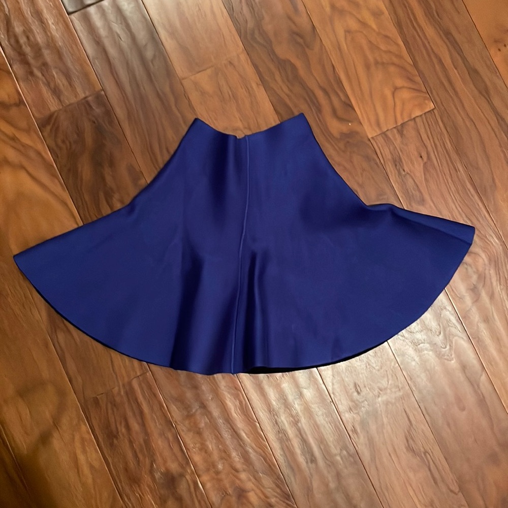 Beautiful skirt fits XS or s